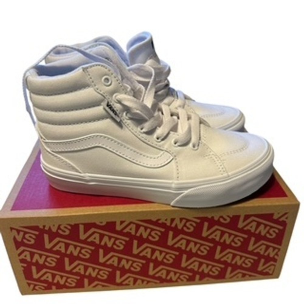 "Vans Filmore Hi Youth Size‎ 2Y White/White – New with Box"